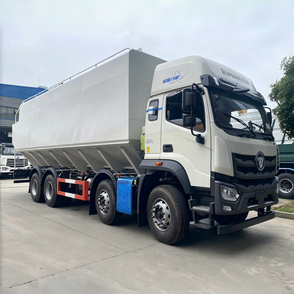 Foton 8x4 30-35 m³ Tank Bulk Feed Truck Diesel Feed Cargo Trucks for Grain and Animal Feed Hauling