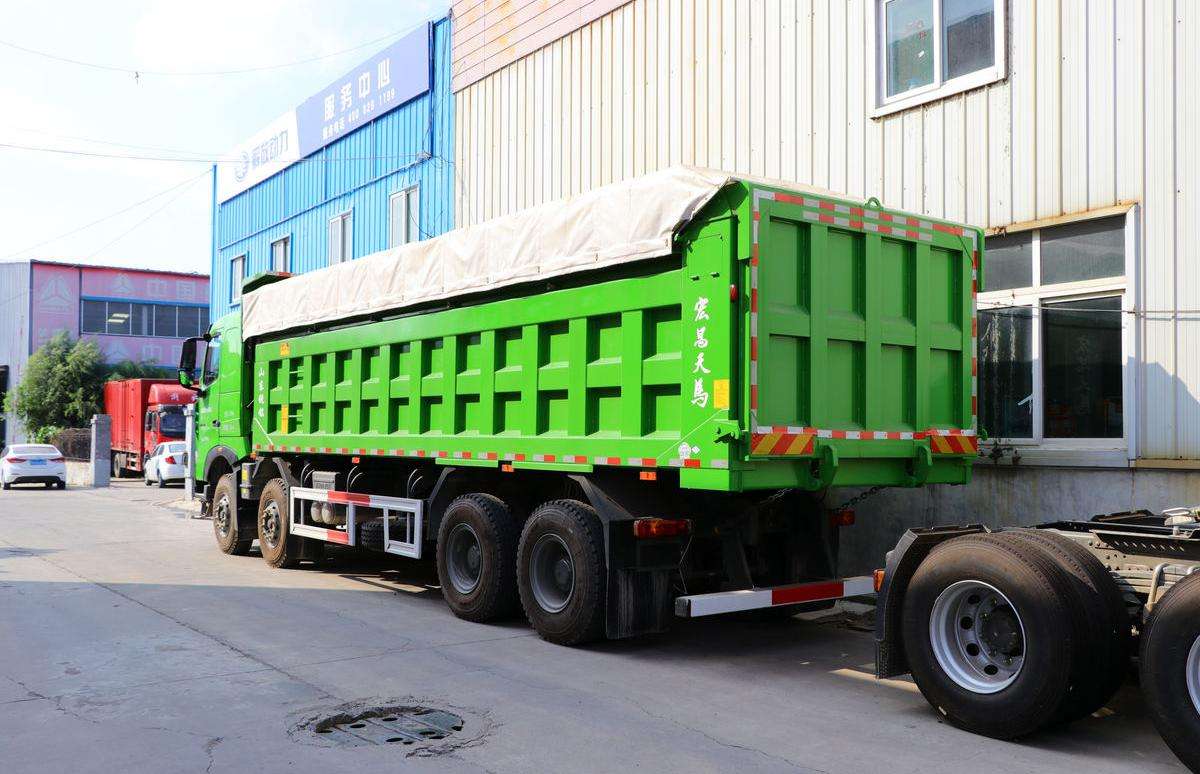HOWO T7H 8x4 Heavy Duty Mining Dump Truck 360-540HP