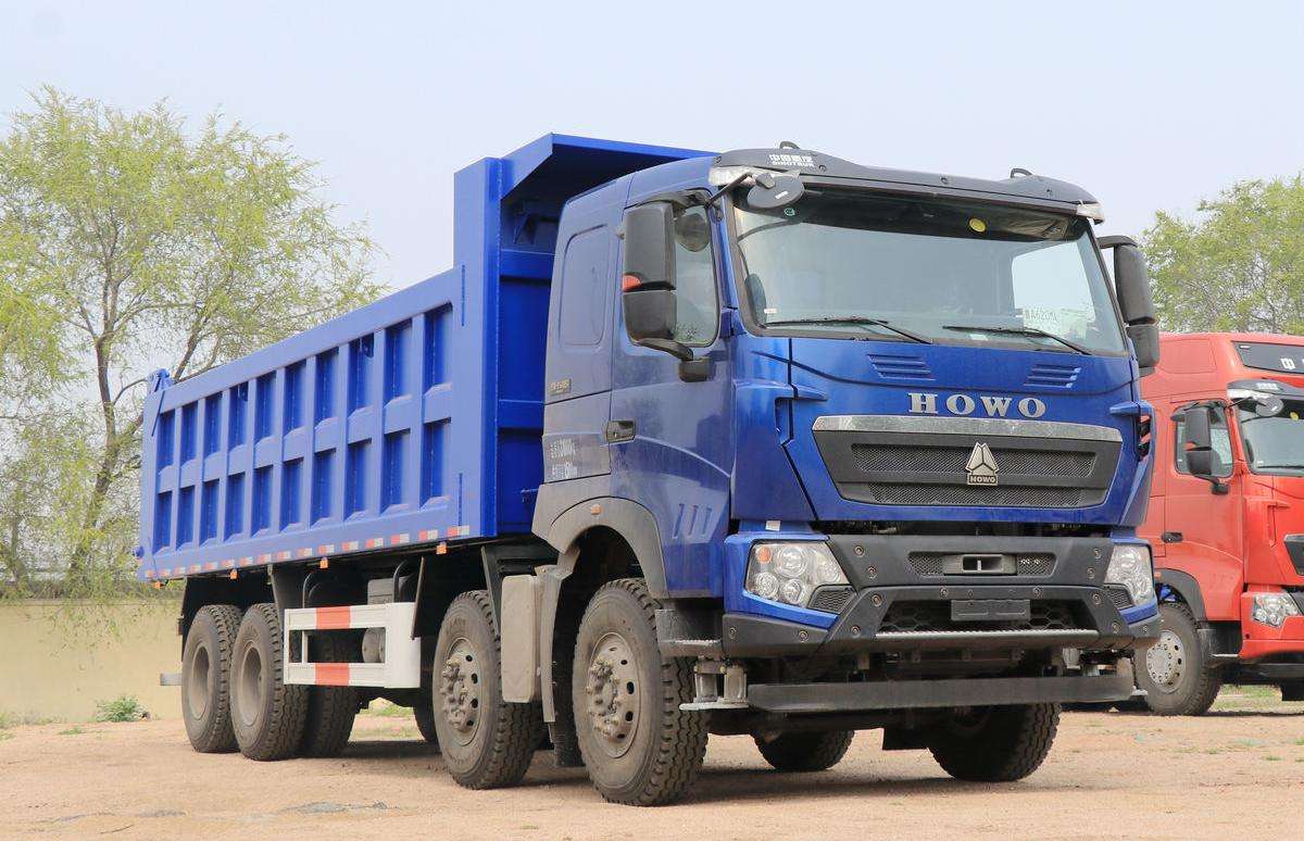HOWO T7H 8x4 Heavy Duty Mining Dump Truck 360-540HP