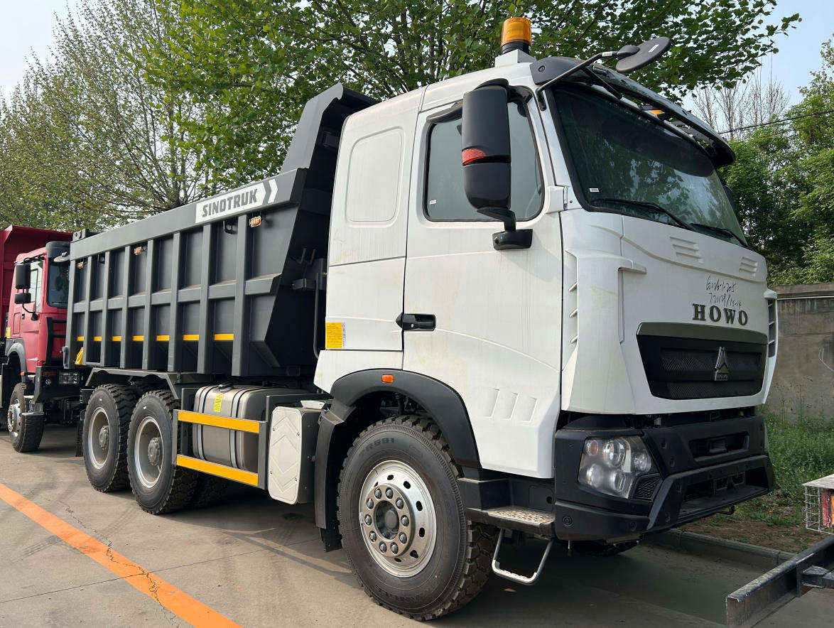 SINOTRUK HOWO T7H 6X4 Heavy Duty Dump Truck with 540 Horsepower and 18 CBM Dump Box