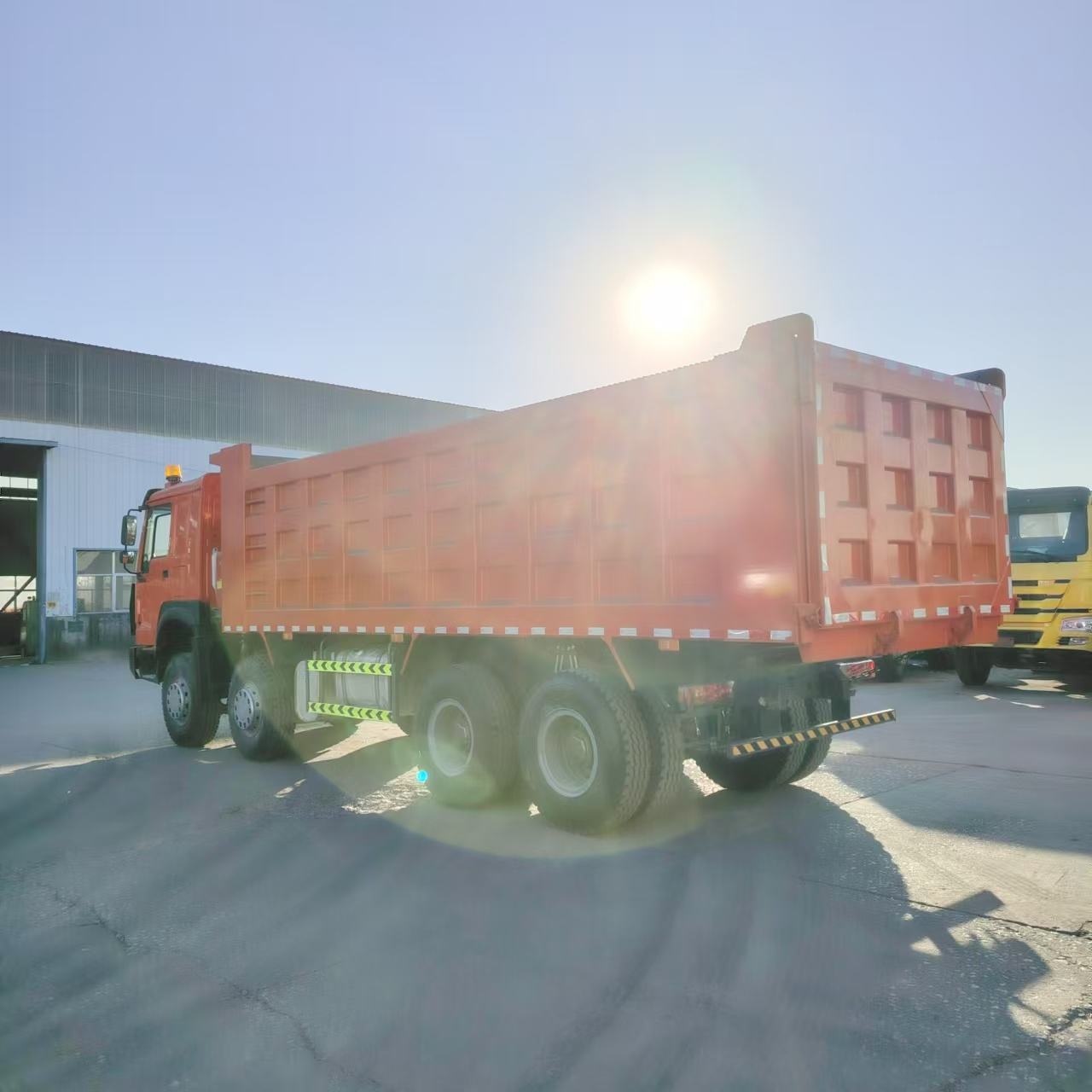 Howo 371HP Dump Truck 8*4 12 Wheels 40ton