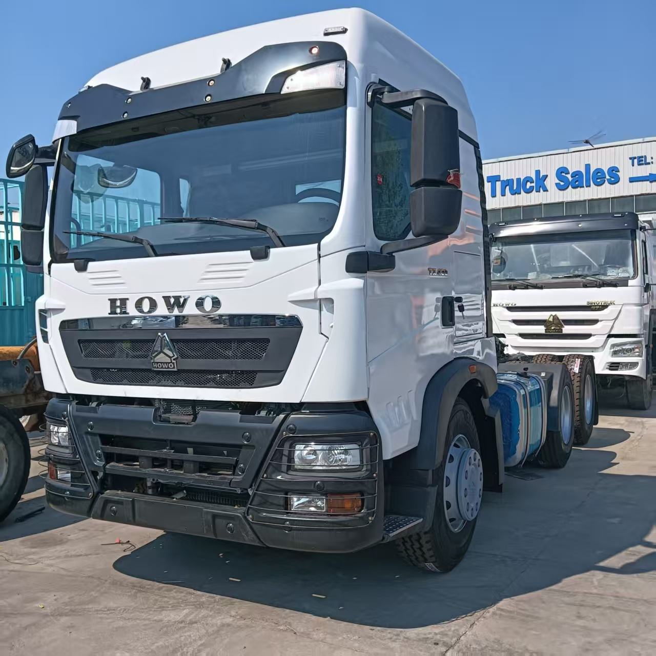 Howo TX Tractor 430 with Strong Horsepower and High Applicability