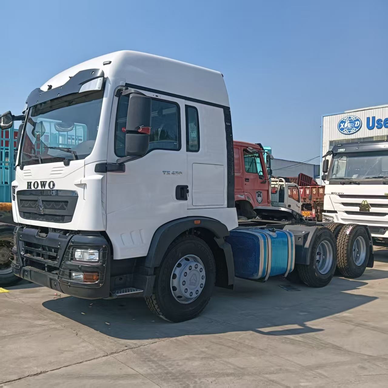 Howo TX Tractor 430 with Strong Horsepower and High Applicability