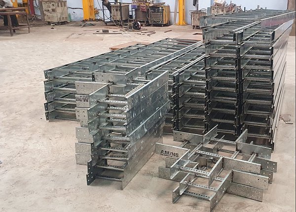 703801962dd3460a44b50b3a24e91e5d