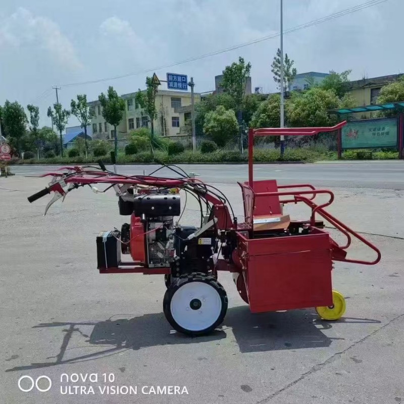 Hand-Pushed Corn Harvester-1