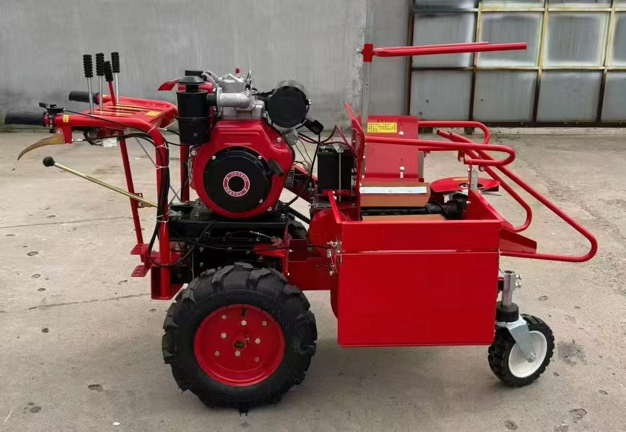 Hand-Pushed Corn Harvester-1