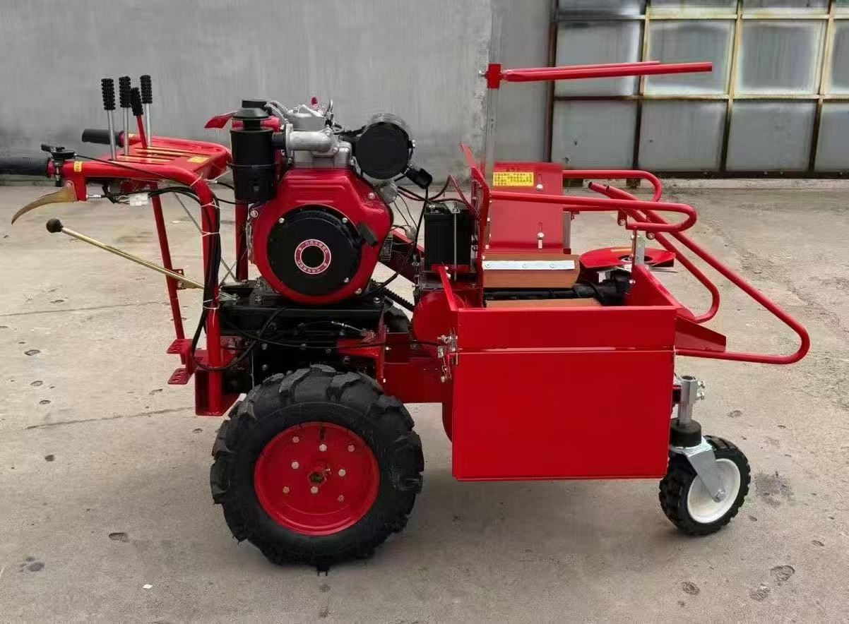 Hand-Pushed Corn Harvester-1