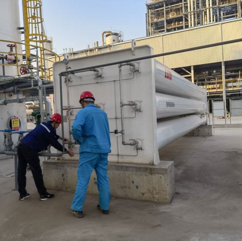 CNG station gas cylinder container group