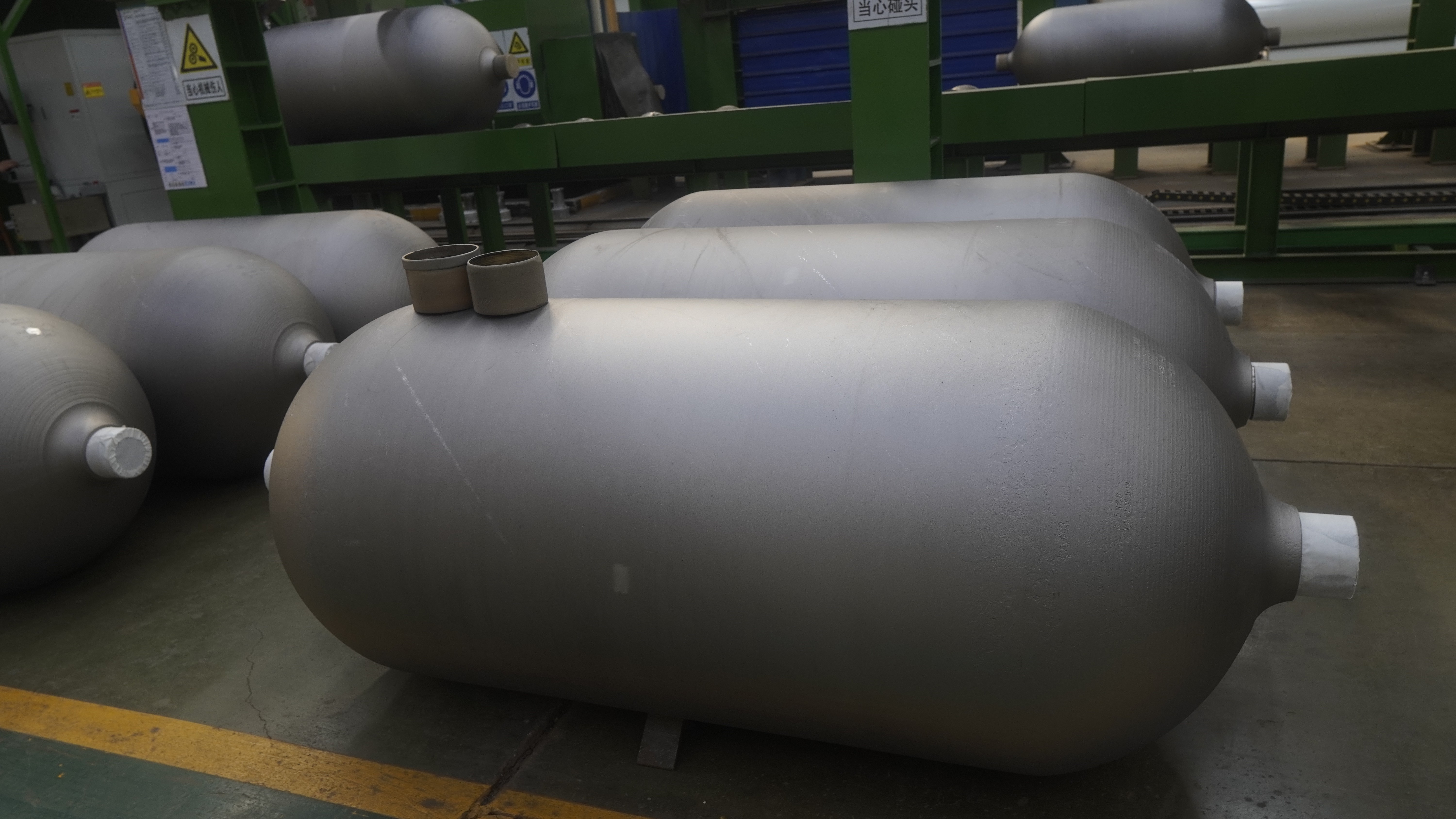 Corrosive electronic special gas cylinders