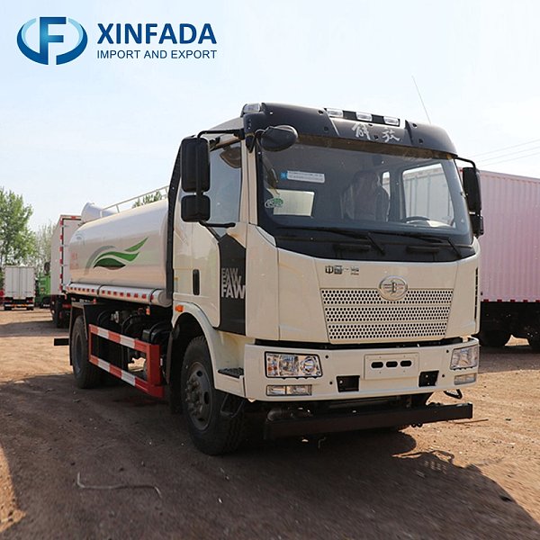 FAW Jiefang J6L 220HP 4X2 Drive Water Sprinkler Truck