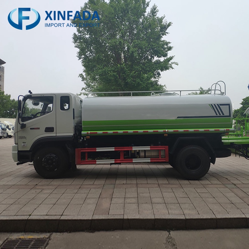 Foton Ruiwo Dajingang ES5 Landscaping Sprinkler Truck  160 Horsepower  4x2 Drive