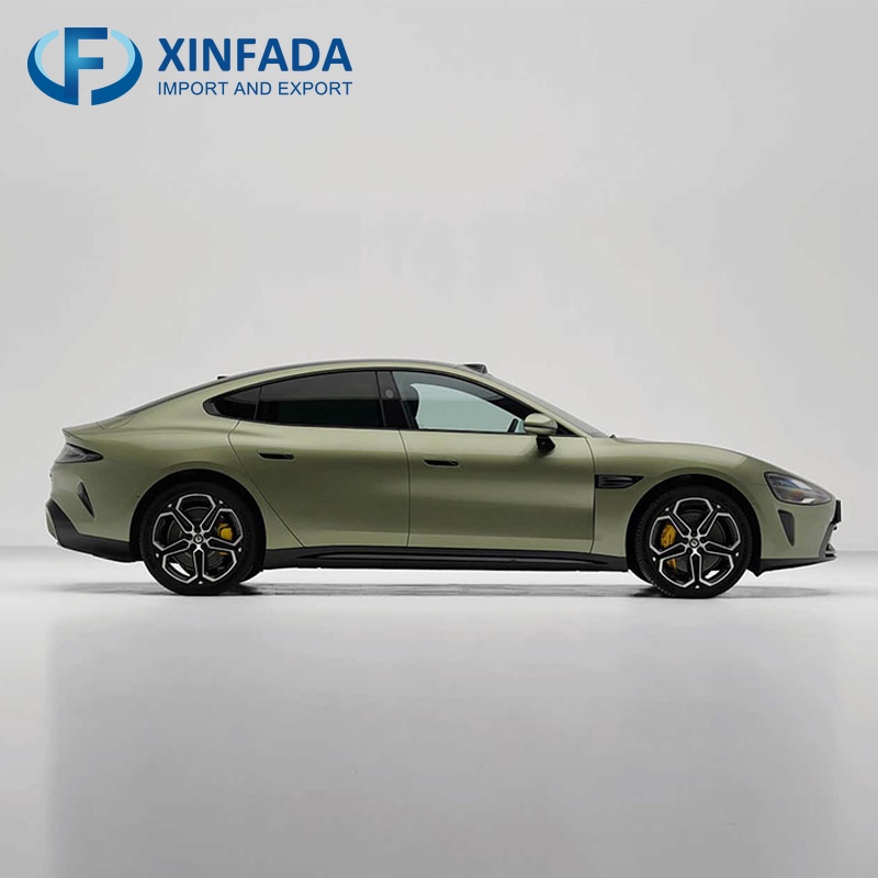 Xiaomi SU7 Mid-to-Large Size Car with Four-Wheel Drive and Ultra-Long Range