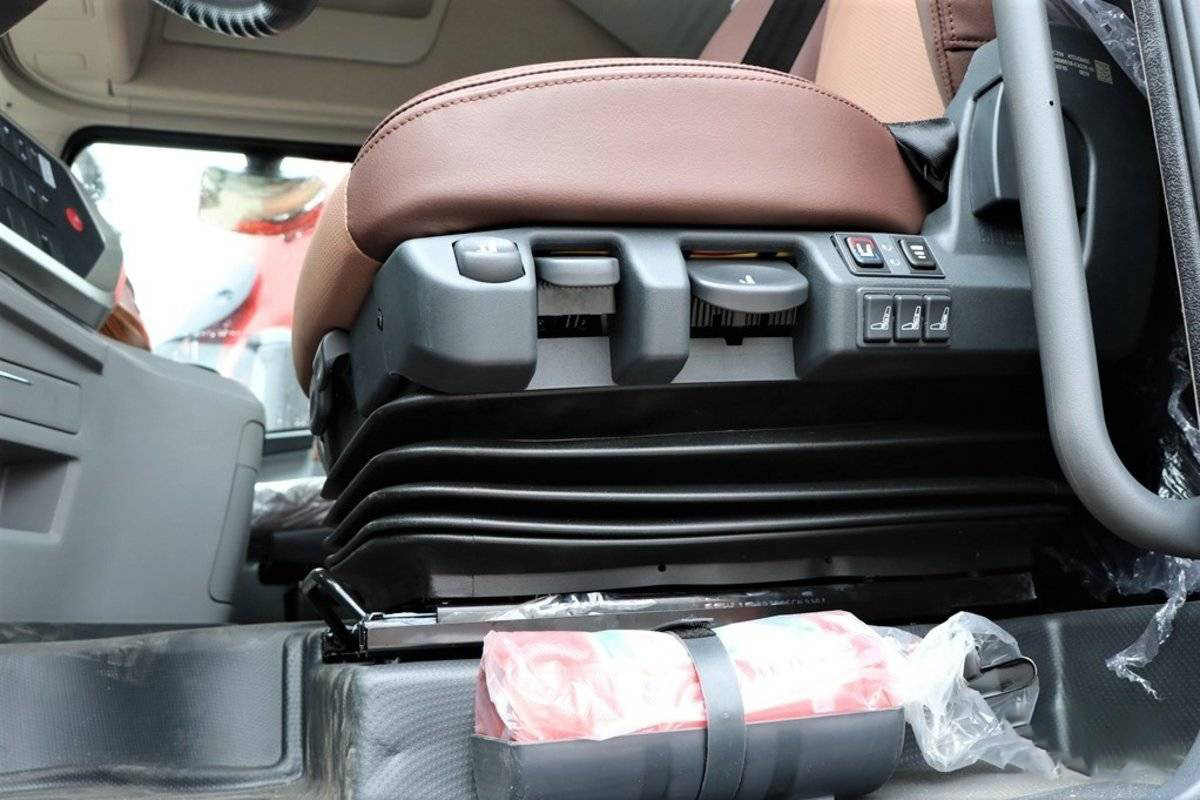 东风3 Which top-tier heavy-duty truck offers the most comfort? Jiefang, Dongfeng, Sinotruk, Shacman, or Foton?