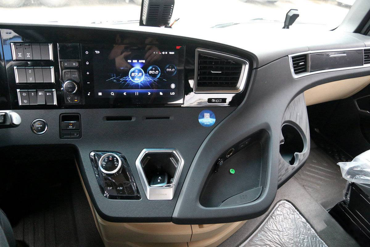 福田4 Which top-tier heavy-duty truck offers the most comfort? Jiefang, Dongfeng, Sinotruk, Shacman, or Foton?