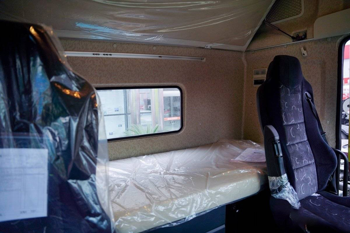 解放8 Which top-tier heavy-duty truck offers the most comfort? Jiefang, Dongfeng, Sinotruk, Shacman, or Foton?