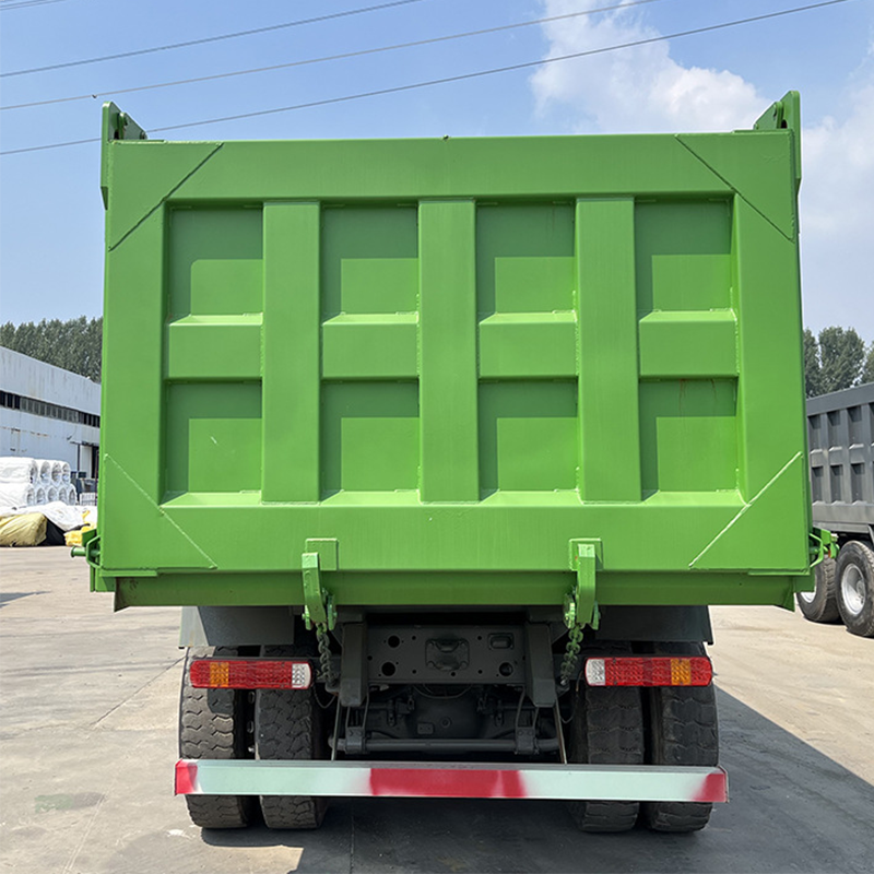 Camion à benne basculante Sinotruck HOWO 6X4 371 ch