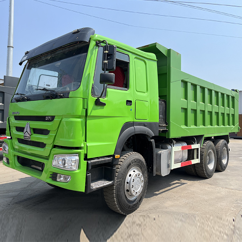 Camion à benne basculante Sinotruck HOWO 6X4 371 ch