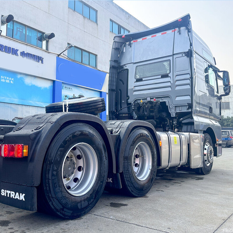Camion tracteur Sitrak G7h 6X4 de 570 chevaux avec un stock important