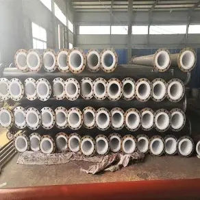 أنابيب مبطنة بالفولاذ الكربوني والبلاستيك