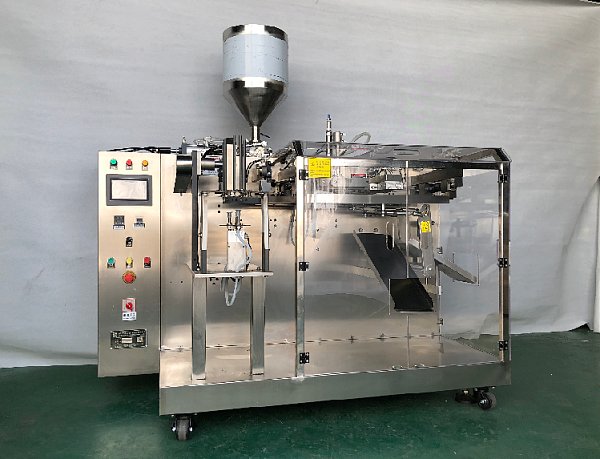 How should a cartoning machine be used correctly?