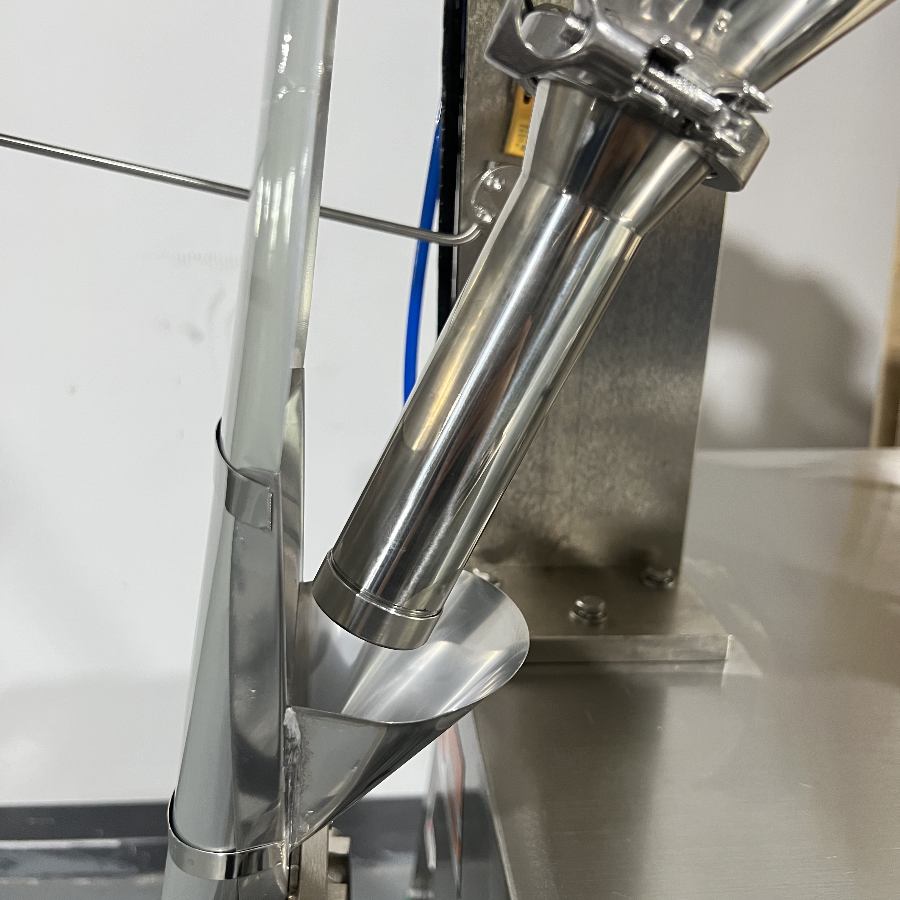 BY-JLB160P Clamp-Pull Style Back-Seal Automatic Packaging Machine for Powders (Flat Screw Feeder)