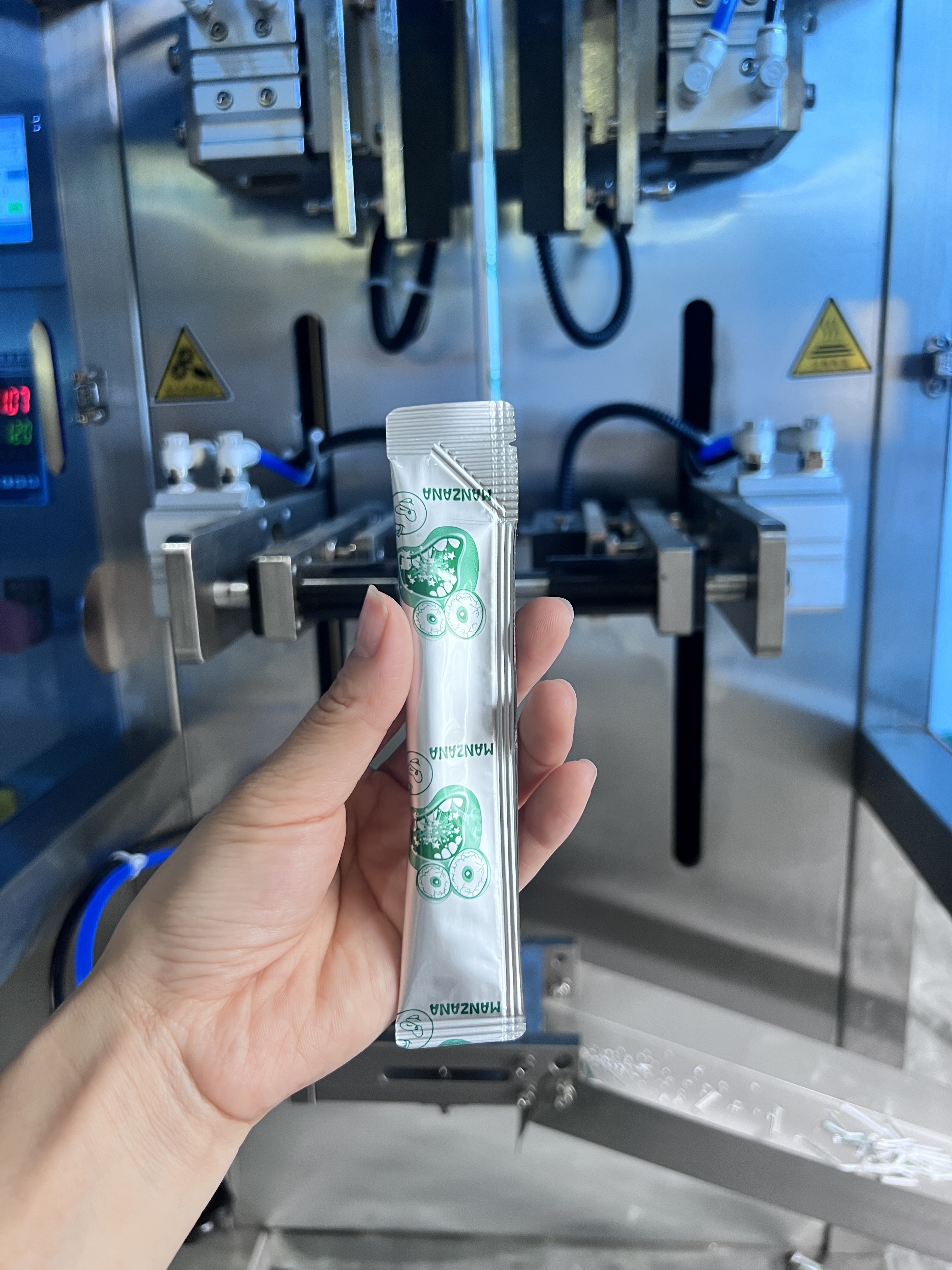 BY-JLS160Y four side sealing liquid special-shaped automatic packaging machine