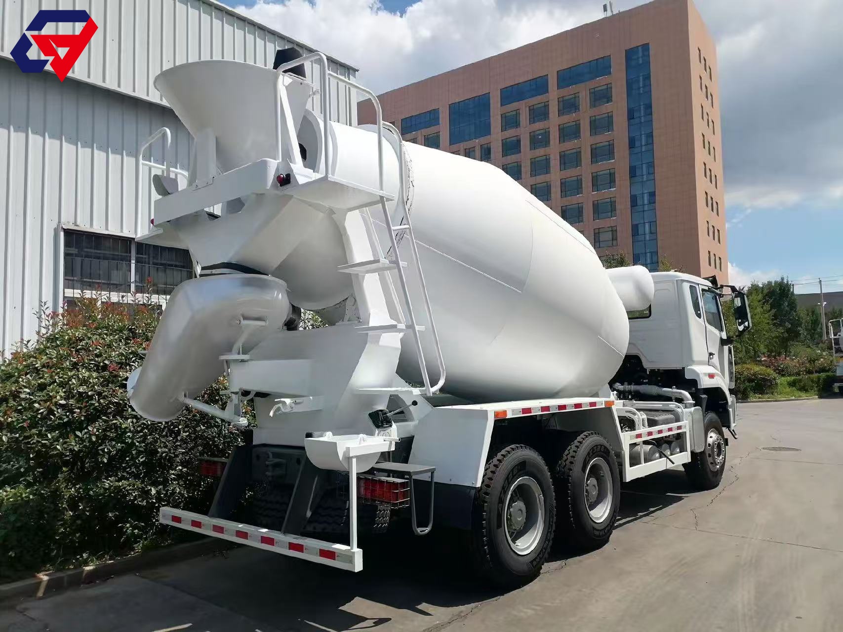 شاحنة خلط الخرسانة SINOTRUK HOWO NX 6×4