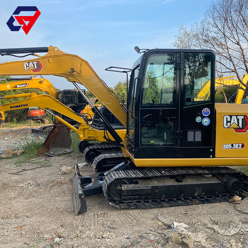 Excavatrice Caterpillar 305.5E d'occasion de 5,5 tonnes