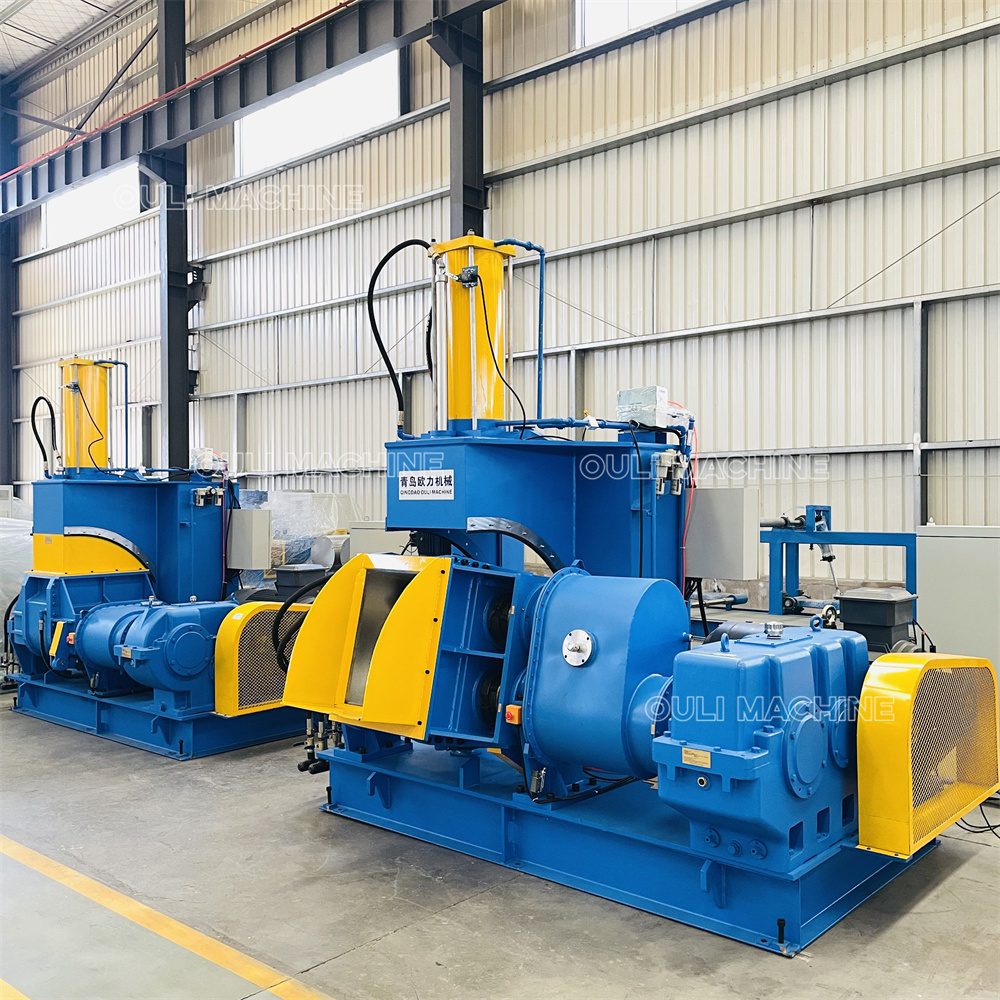 Pneumatic ram rubber kneader machine