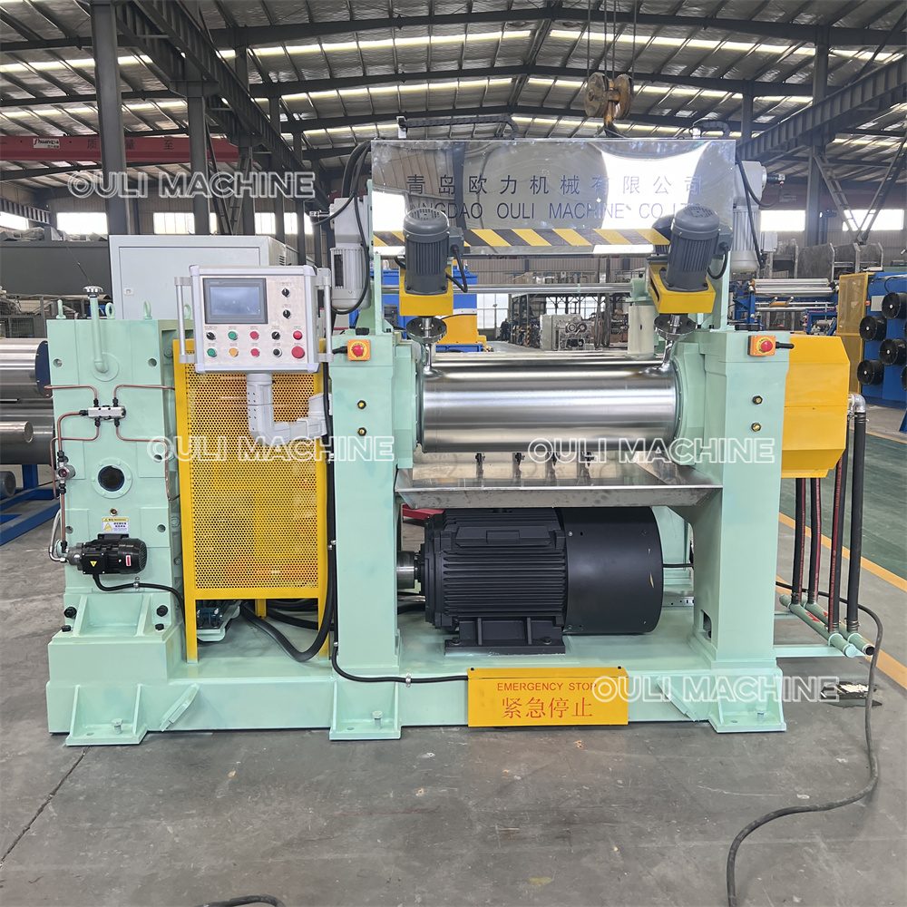 Compact design rubber mixing mill