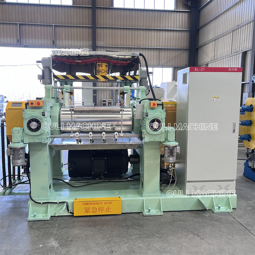 Compact design rubber mixing mill