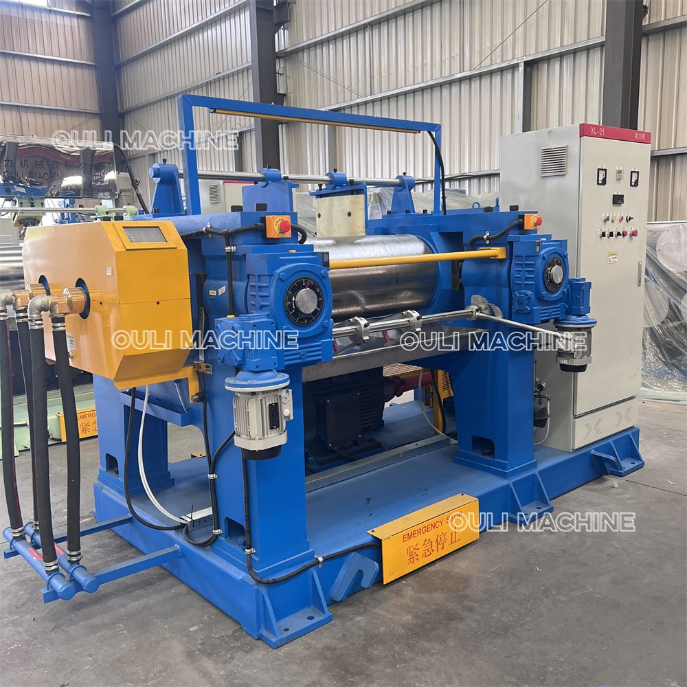 Compact design rubber mixing mill