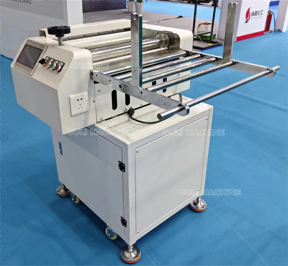 Rubber slitting machine