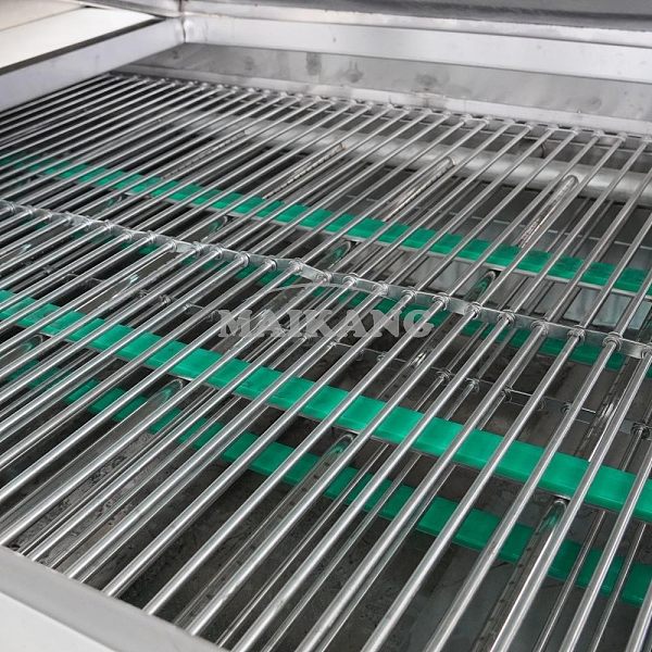 Sélectionnez la bande transporteuse en acier inoxydable 304 appropriée en fonction des différents matériaux.