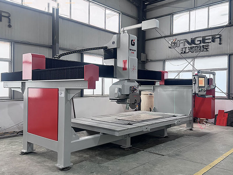 Découpe de pont à 5 axes (5+1) GQ-3220DSM