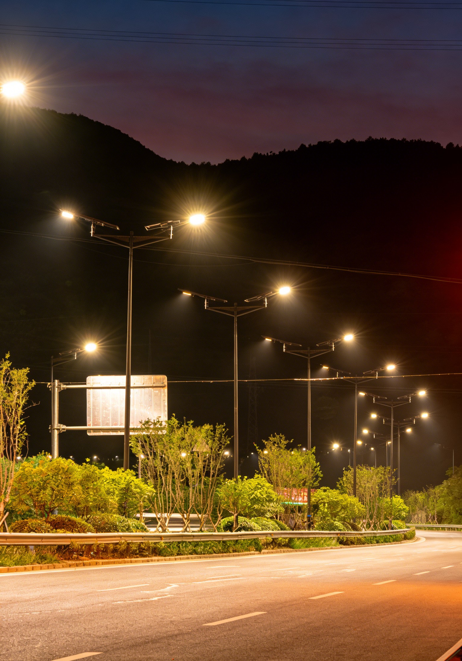 Application of solar street lights in a street in a city in Zhejiang, China