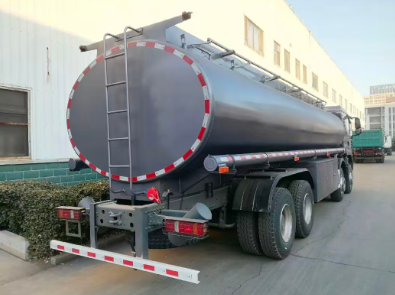 HOWO TX 8×4 Fuel Tank Truck