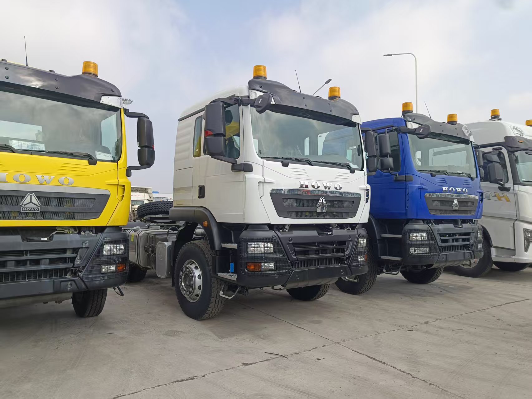 HOWO TX  4×2 Tractor truck