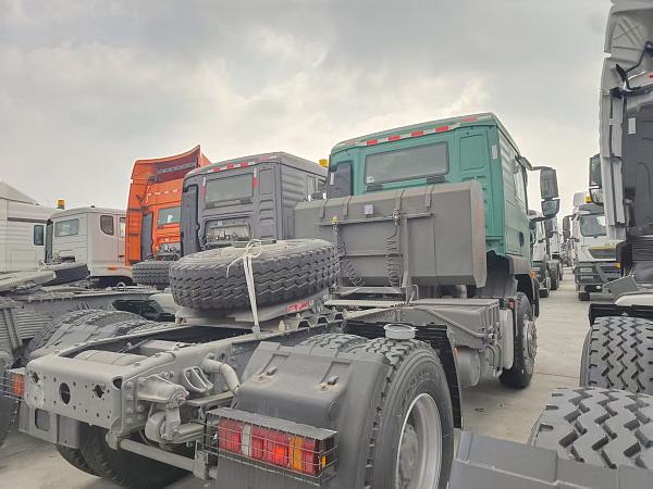 HOWO TX 4×2 Tractor (2)