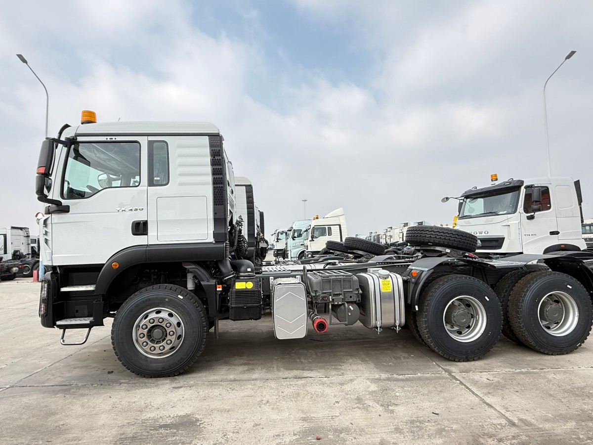 HOWO TX 6×4 Tractor turck
