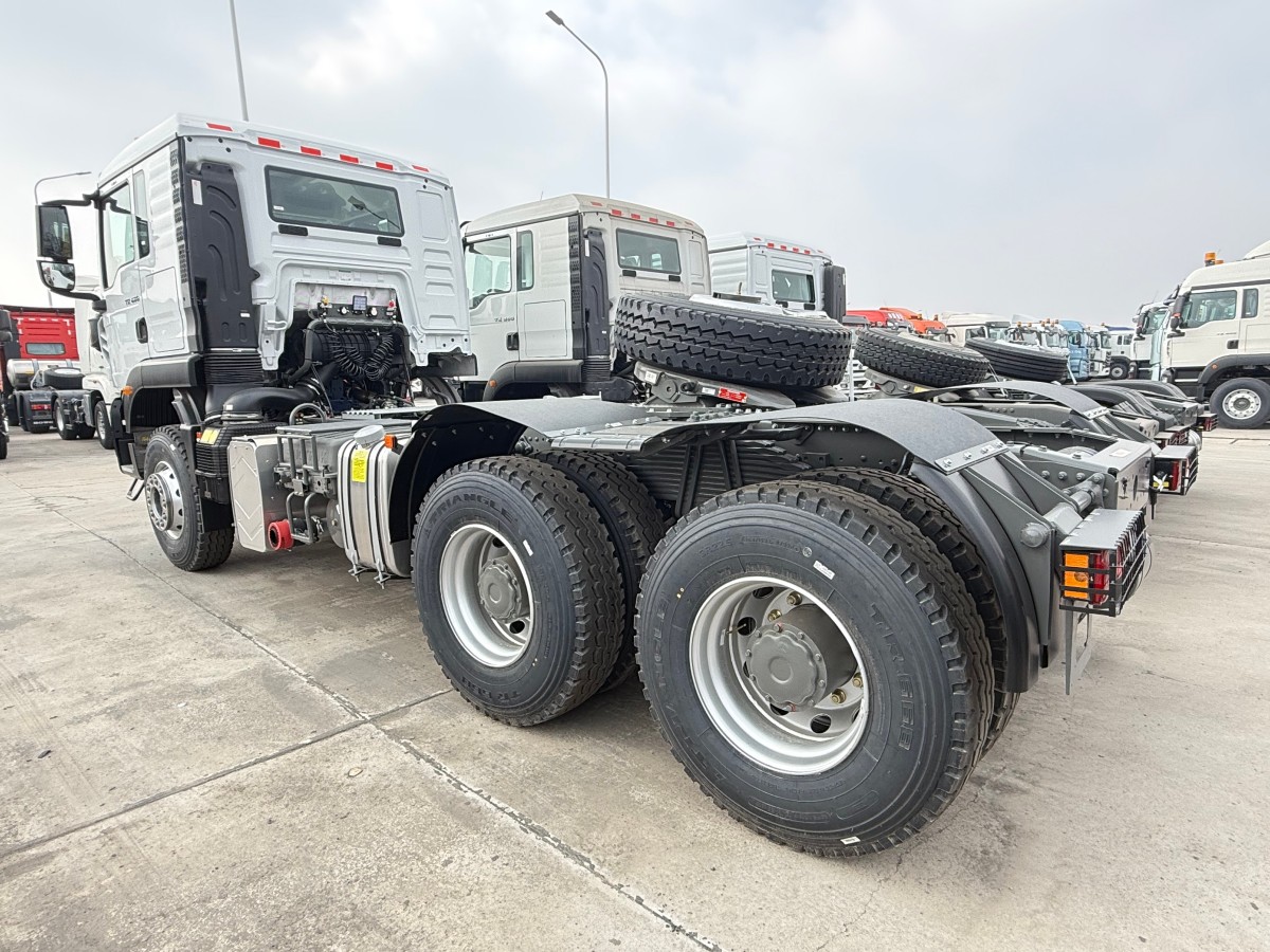 HOWO TX 6×4 Tractor turck