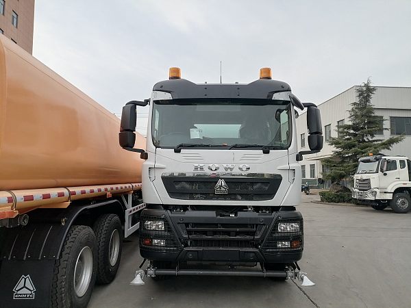 HOWO TX 6×4 Water Tank Truck (1)