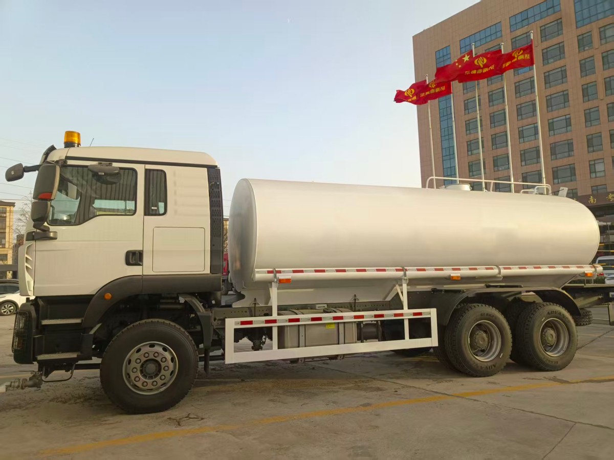 HOWO TX Water tank truck 6×4