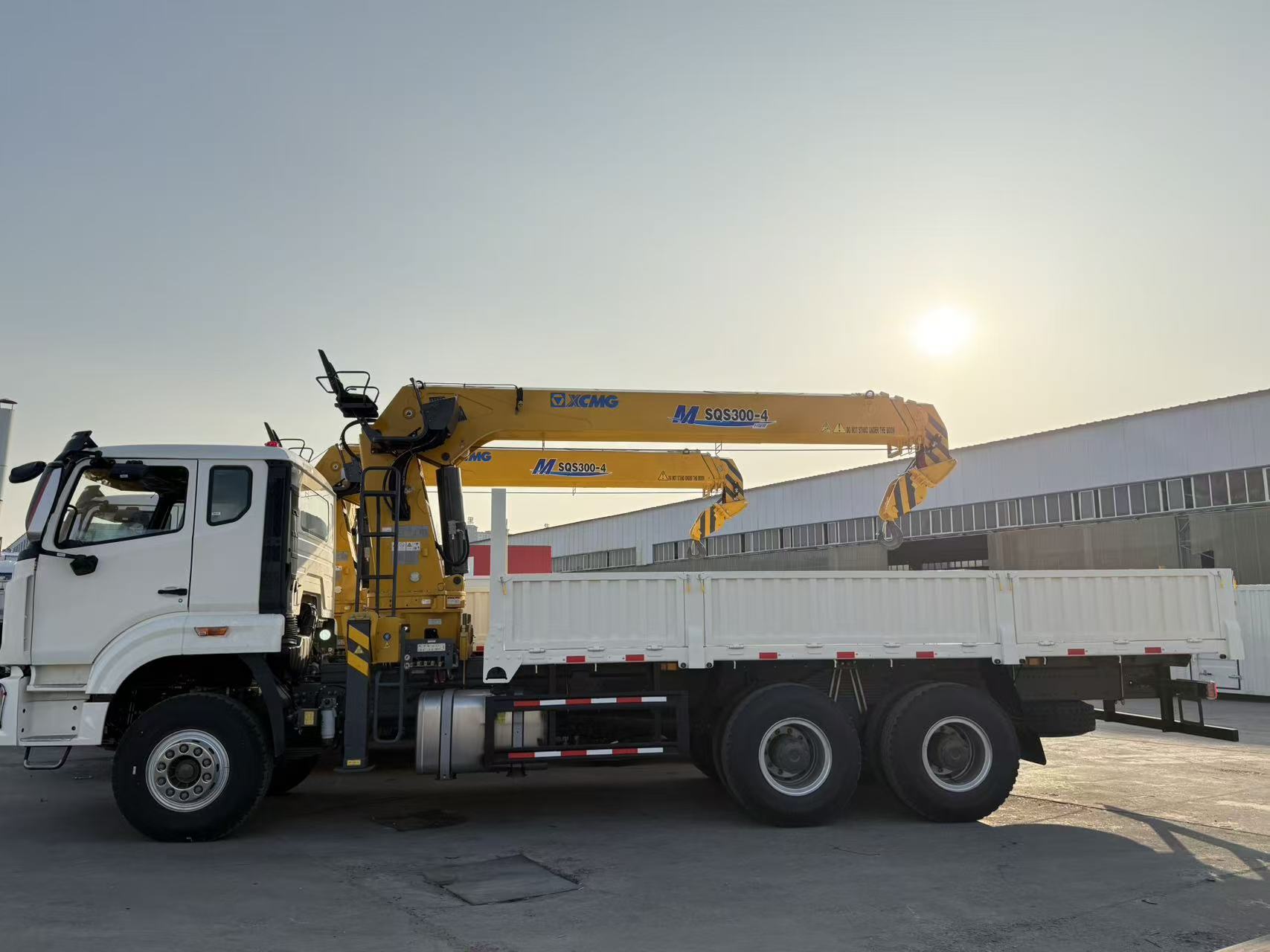 HOWO NX 6×4 Crane truck