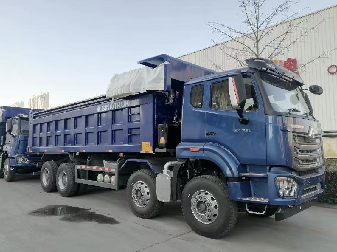 HOWO NX 8×4 dump truck