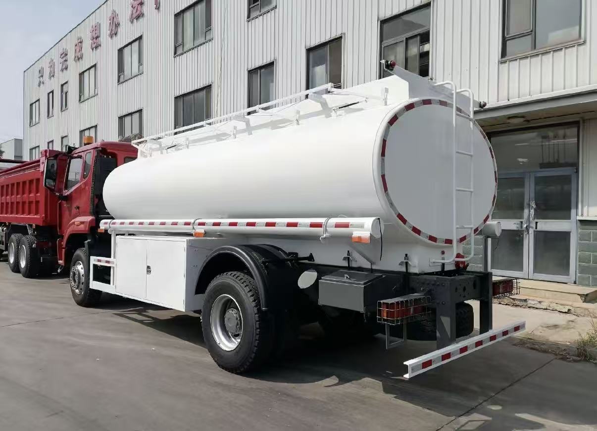 HOWO NX 4×2 Fuel tank truck