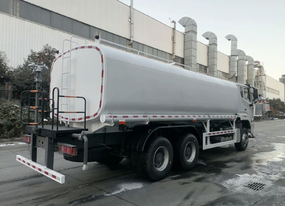 HOWO NX 6×4 Fuel tank truck