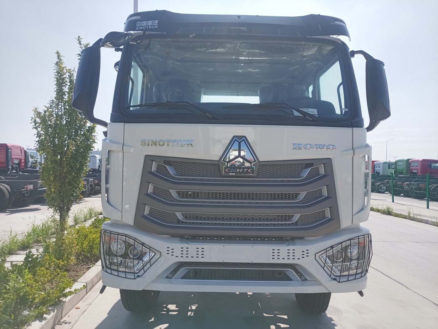 HOWO NX 6×4 tractor truck