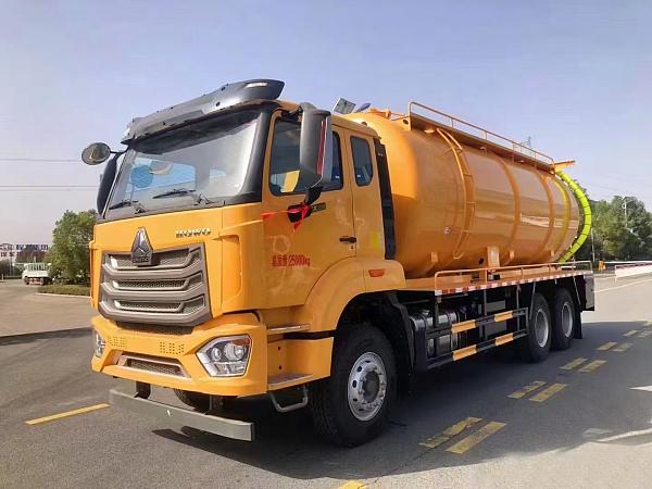 Vacuum truck