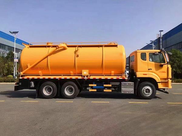 Vacuum truck 3